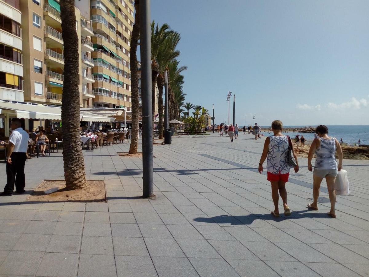 Edificio 1º Linea De Playa, En Paseo Maritimo De Torrevieja, Alicante, Costa Blanca Exteriér fotografie