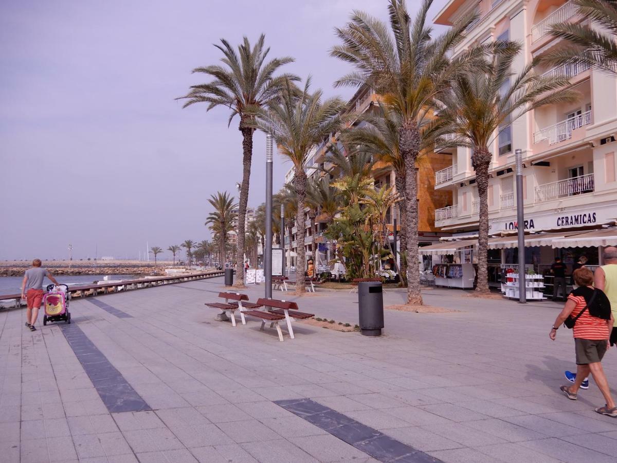 Edificio 1º Linea De Playa, En Paseo Maritimo De Torrevieja, Alicante, Costa Blanca Exteriér fotografie