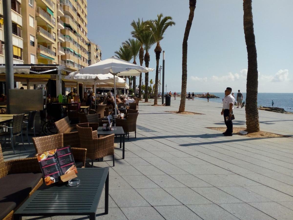 Edificio 1º Linea De Playa, En Paseo Maritimo De Torrevieja, Alicante, Costa Blanca Exteriér fotografie