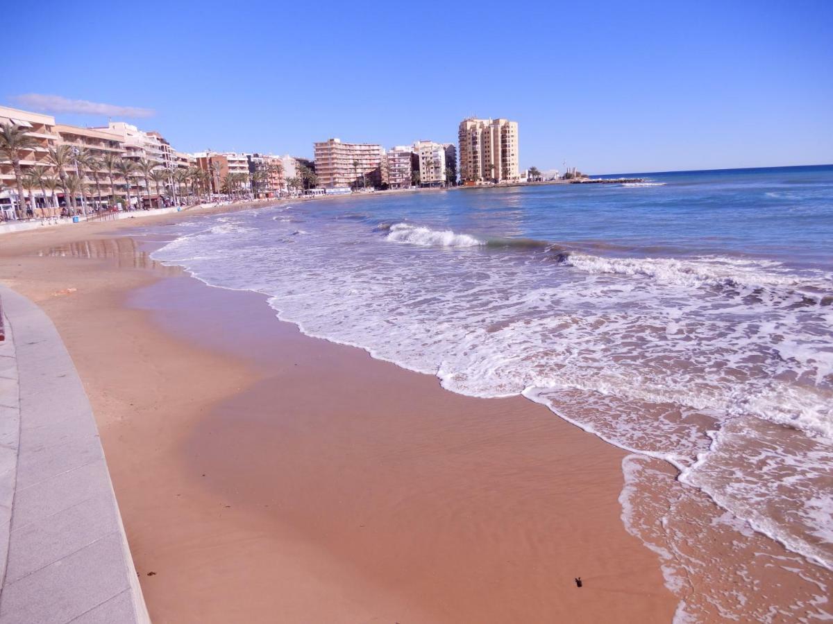 Edificio 1º Linea De Playa, En Paseo Maritimo De Torrevieja, Alicante, Costa Blanca Exteriér fotografie