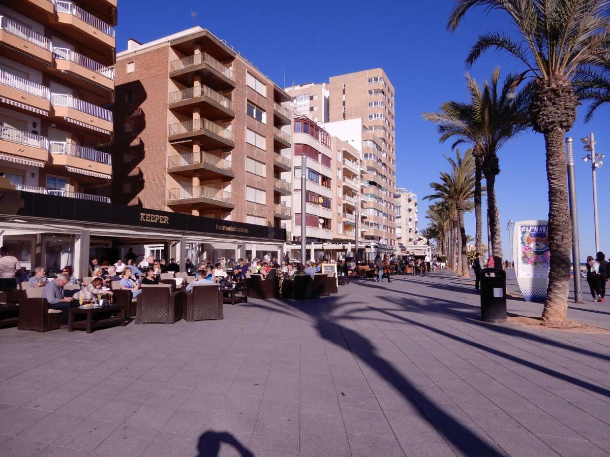 Edificio 1º Linea De Playa, En Paseo Maritimo De Torrevieja, Alicante, Costa Blanca Exteriér fotografie